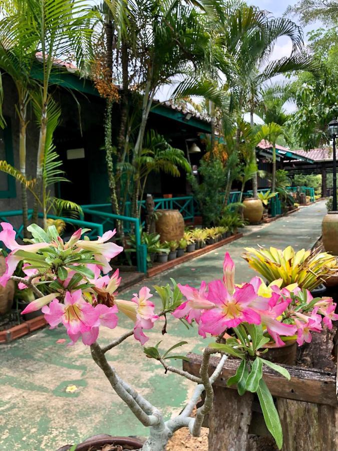 Pop Riverside Trat Exterior foto